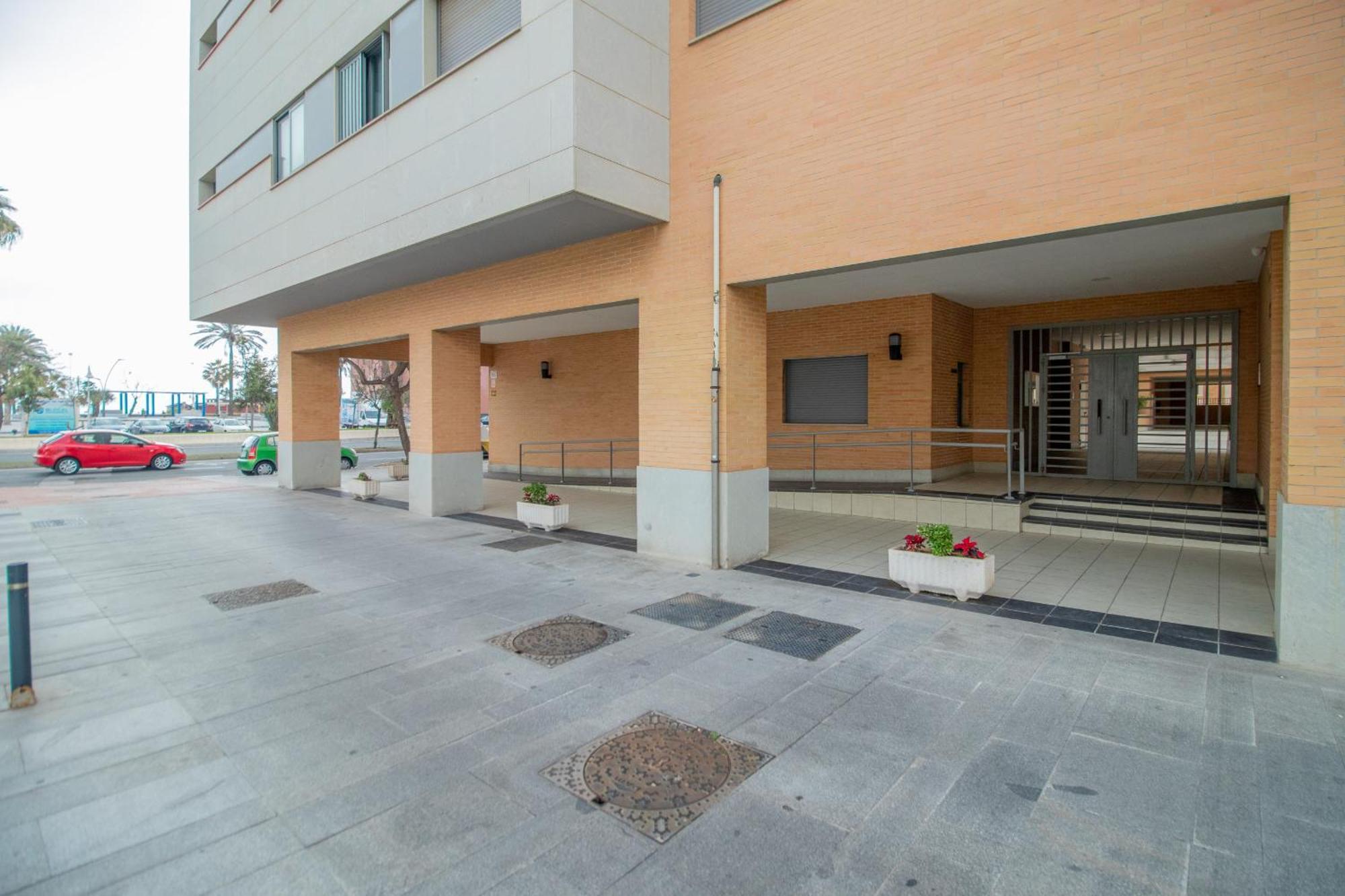 Апартаменты C13 Seaside Malaga With Pool And Parking Экстерьер фото